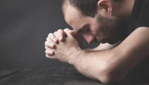 Como a oração pode ajudar na ansiedade