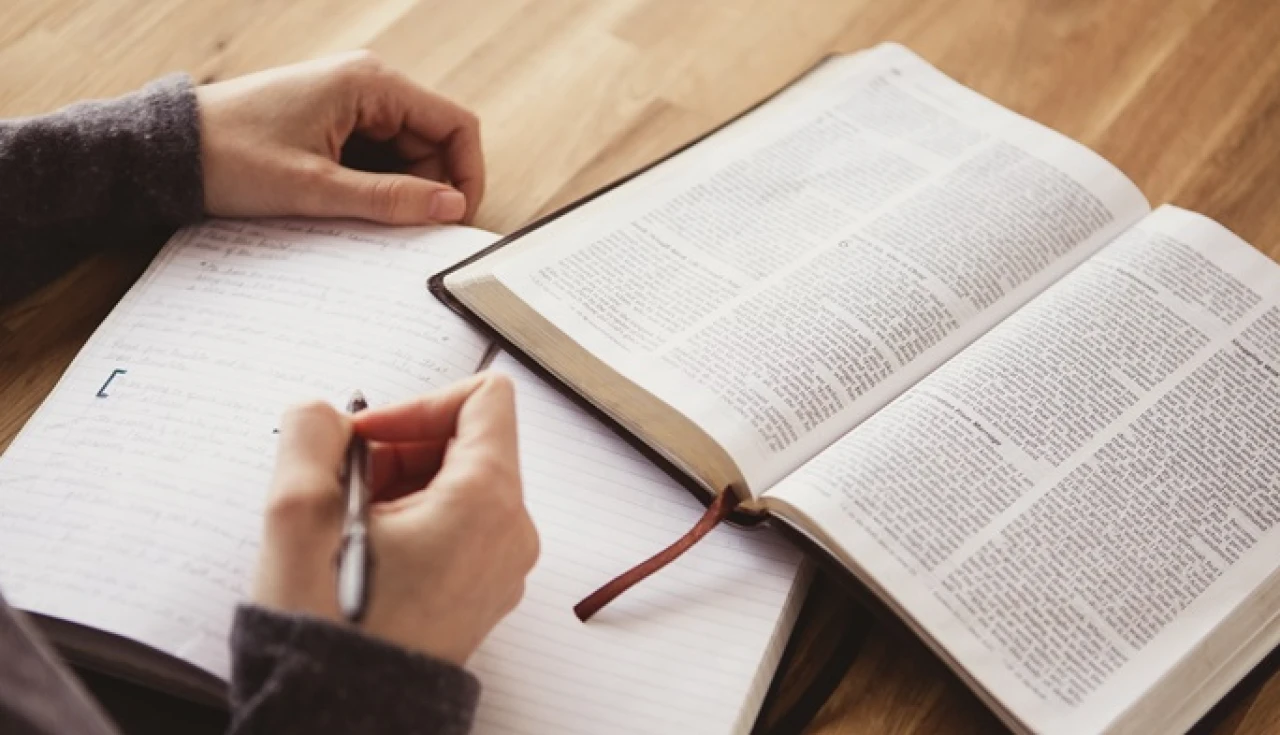Guia Completo para Fortalecer sua Vida Espiritual Diária com Deus