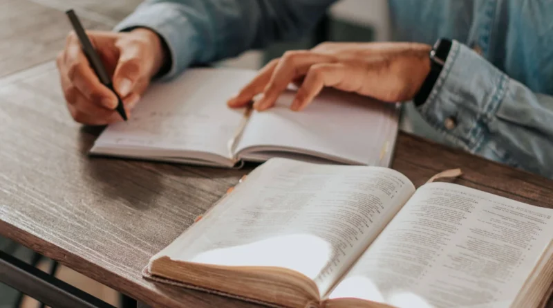 Crescer Na Graça Na Bíblia: O que é e como funciona