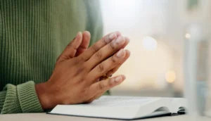 Cura Interior para Vida Cristã Plena: Fé, Oração e Palavra devocional-8