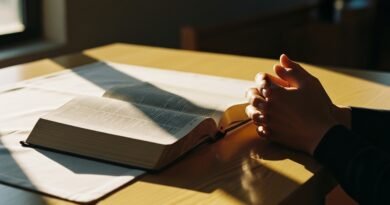 Cristão vencendo a ansiedade no altar do Senhor.