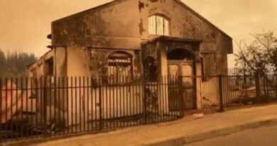 Fachada de uma das igrejas no Chile destruída pelos incêndios florestais de 2026.