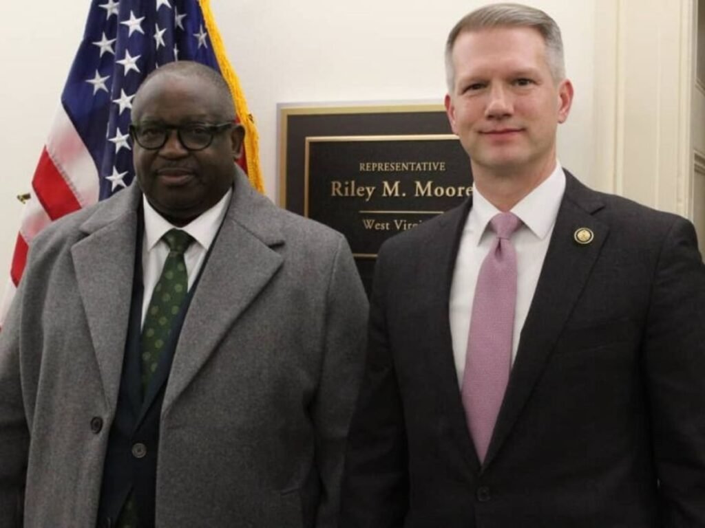 Deputado americano Riley Moore em reunião com o governador de Plateau para defender cristãos nigerianos em 2026