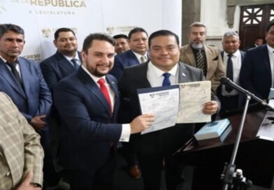 Membros da Aliança Evangélica da Guatemala em apoio ao Dia da Bíblia
