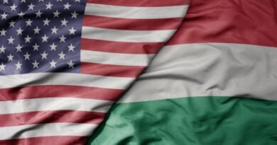 Representantes dos governos dos Estados Unidos e da Hungria em acordo oficial para combater a perseguição aos cristãos.