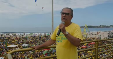 Pastor Silas Malafaia em vídeo denunciando a manipulação de dados sobre a comunidade evangélica.