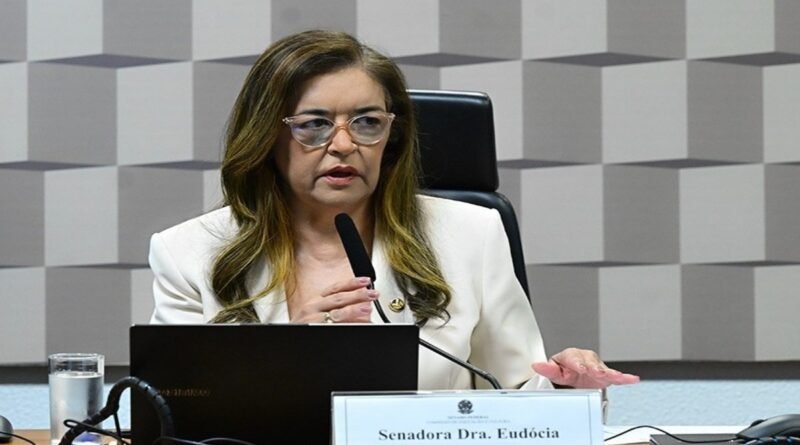 Projeto que proíbe alterações na Bíblia