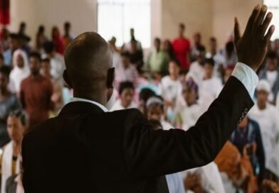 Cristãos na Etiópia em oração após ataques violentos