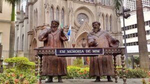 Ilustração histórica representando o primeiro culto protestante no Brasil em 1557