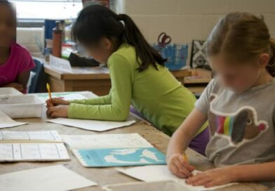 Menina é repreendida