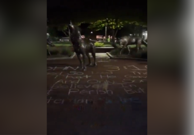 Alunos escrevem versículos