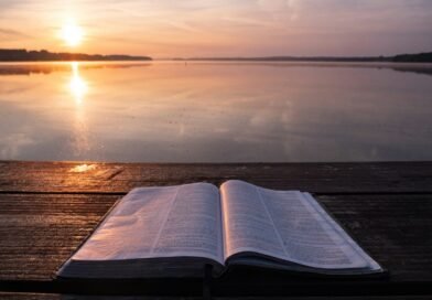 O que significa que Jesus Cristo é a pedra angular? | Estudo Completo