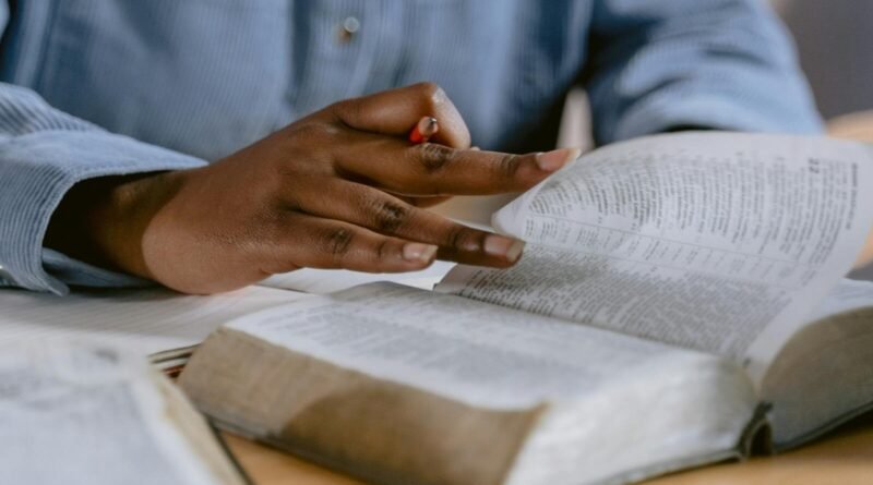 Pode Deus pecar? Se Deus não pode pecar, Ele é verdadeiramente onipotente? | Estudo Completo