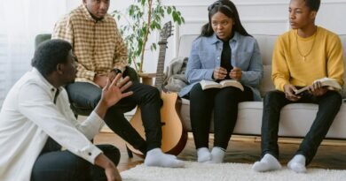 Família que ora unida