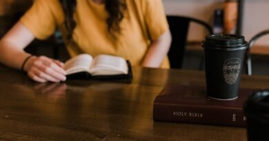 Por que Deus demanda, busca ou pede que o adoremos? | Estudo Completo