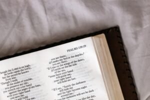 existe algo que deus não possa fazer? estudo bíblico