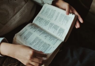 Deus tem um corpo físico? | Estudo Completo