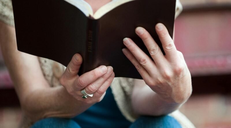 Todos os pronomes que se referem a Deus devem ser grafados com letra maiúscula? | Estudo Completo