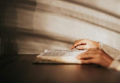 Qual é a idade de Deus? | Estudo Completo