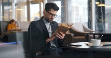 O que significa o fato de Deus ser um Deus santo? O que é a santidade de Deus? | Estudo Completo