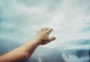 Deus causa o sofrimento? | Estudo Completo