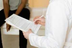 Depressão e tratamento médico: o que a Bíblia diz