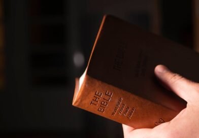 Por que Deus permitiu o Holocausto? | Estudo Completo