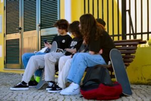 familia-como-lidar-com-filhos-adolescentes-o-que-a-biblia-diz
