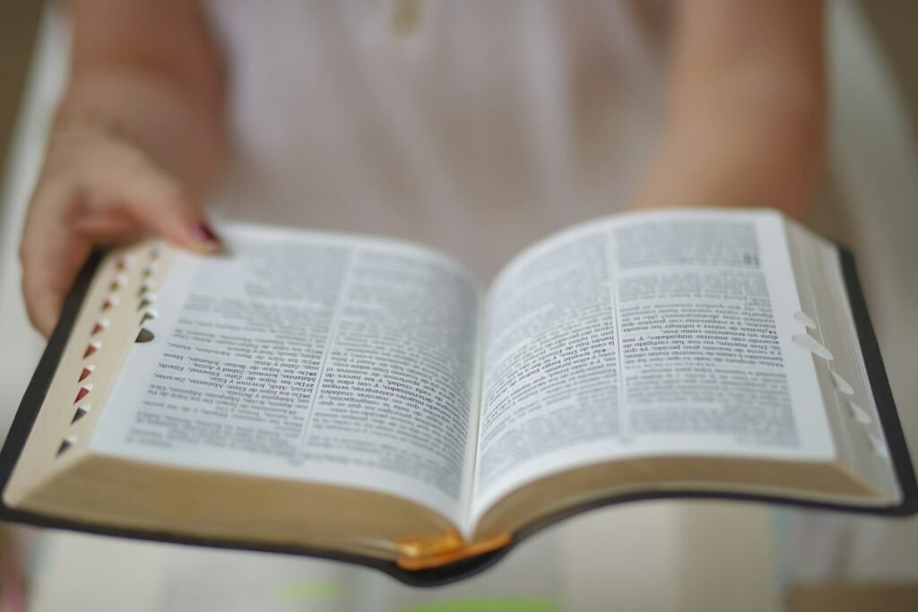 Deus morreu? Se Jesus era Deus e morreu na cruz, isso significa que Deus morreu? | Estudo Completo