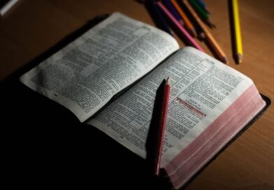 Por que Jesus comandou pessoas a não contarem a outras dos milagres que realizou? | Estudo Completo