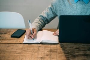 Por que Jesus teve que passar por tanto sofrimento? | Estudo Completo
