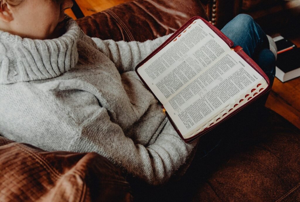 Qual é o propósito de Jesus interceder por nós no céu? | Estudo Completo