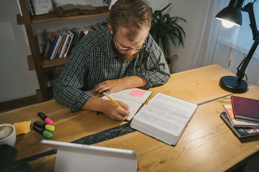 Deus criou Jesus? | Estudo Completo
