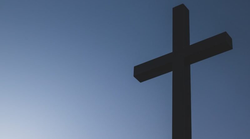 quando jesus foi pregado na cruz, os pregos atravessaram sua estudo bíblico