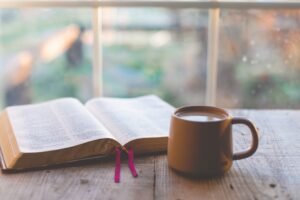 Cair no Espírito é bíblico? | Estudo Completo cair no espírito é bíblico estudo bíblico