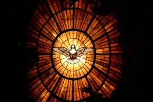 Devemos adorar o Espírito Santo? | Estudo Completo devemos adorar o espírito santo estudo bíblico