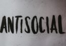 Ansiedade social — Ansiedade Social: O que a Bíblia e a Psicologia Dizem