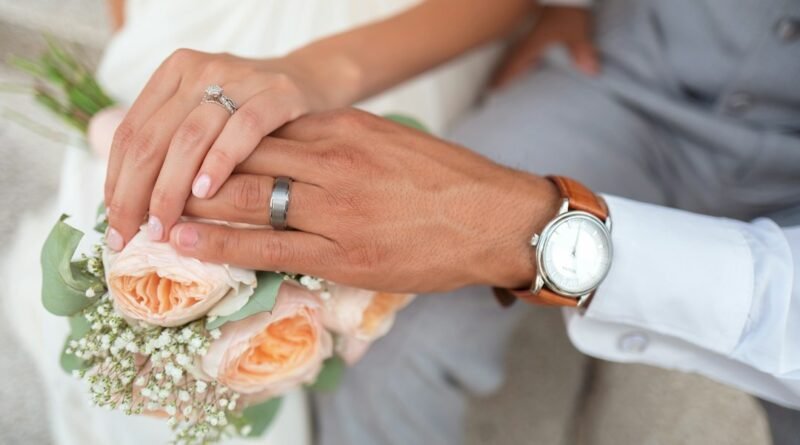 Crise financeira casamento — Como a Bíblia nos orienta sobre crise financeira no casamento?