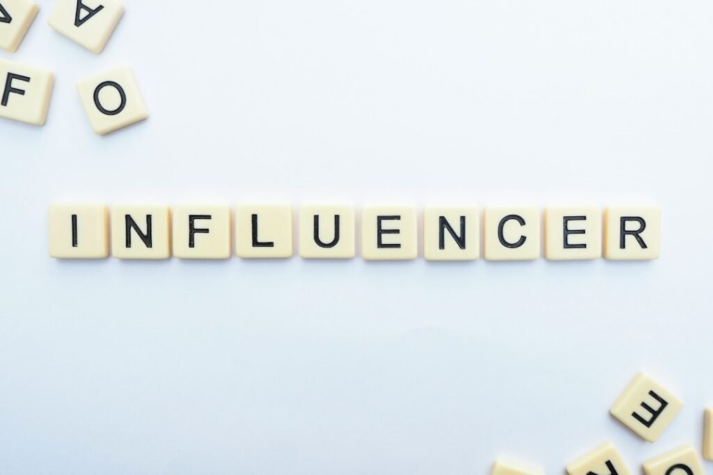 Influenciadores — Como a Bíblia nos guia diante da pressão dos influenciadores digitais