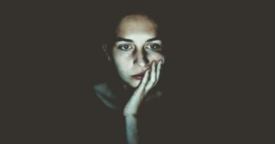 Ansiedade noturna — Como Encontrar Paz para Dormir: Ansiedade Noturna e Fé
